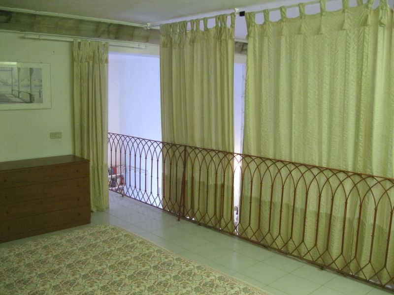 Bedroom 4 (2nd floor) 004.jpg
